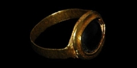 Roman - Gold Ring with Cabochon Garnet