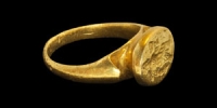 Gold Sassanian Figural Intaglio Ring