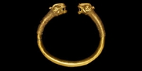 Gold Lion-Headed Bracelet