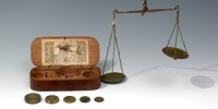 William III - Boxed Coin Scales and Weights