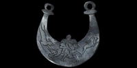 Gallo-Roman - Engraved Silver Lunulate Pendant - Hunter with Hare and Hound