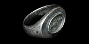 Roman - Silver Ring - Clasped Hands