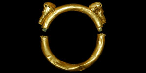 Syro-Hittite - Gold Duck Bracelet
