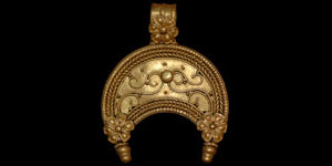 Roman - Lunette Filigree Pendant